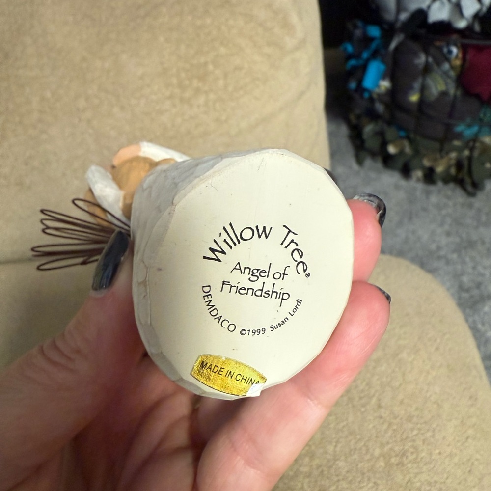Willow Tree Angel with Dog - Cream and Brown - Picture 5 of 5